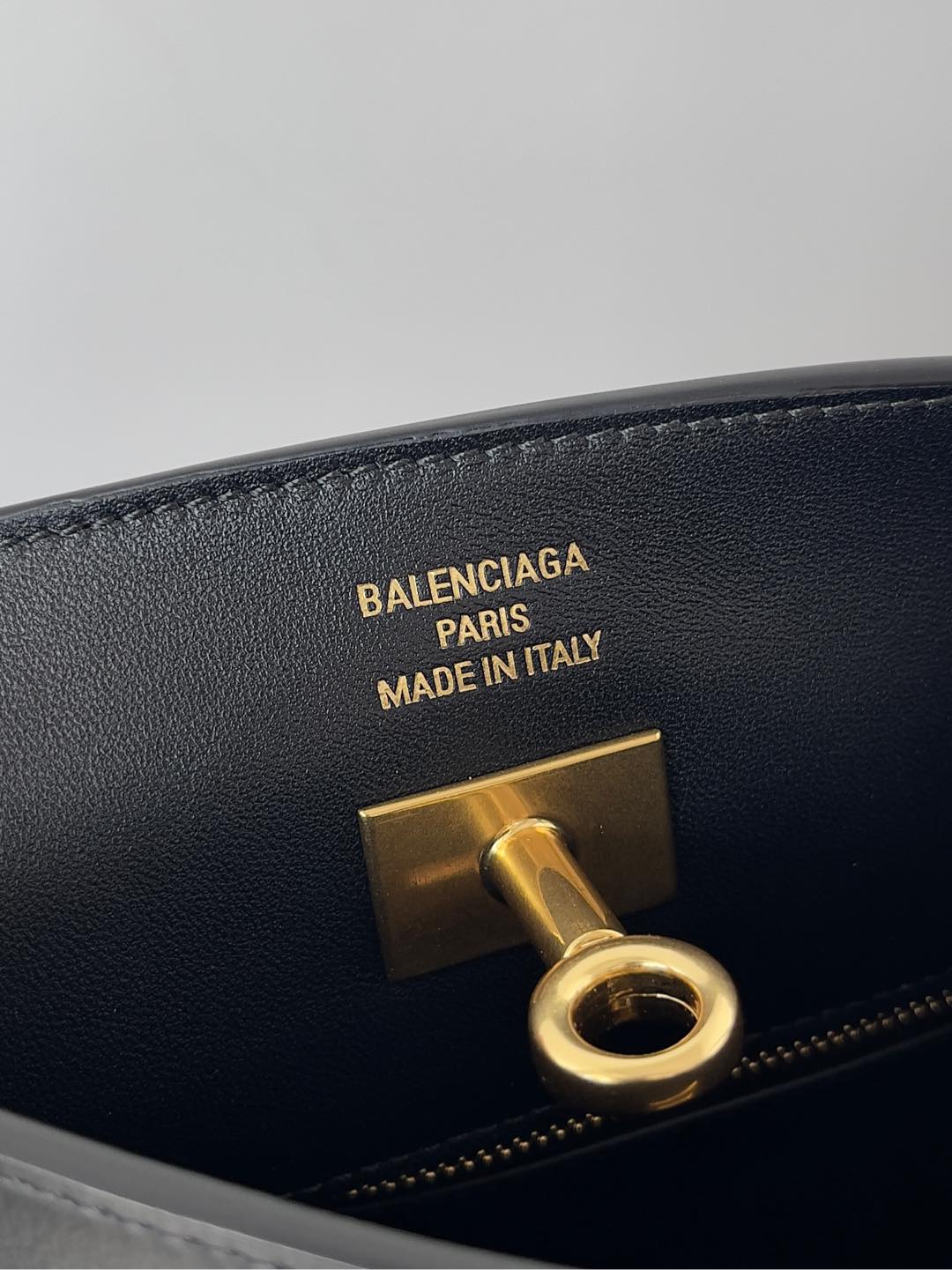 Balenciaga Timeless Elegance Shoulder Bag
