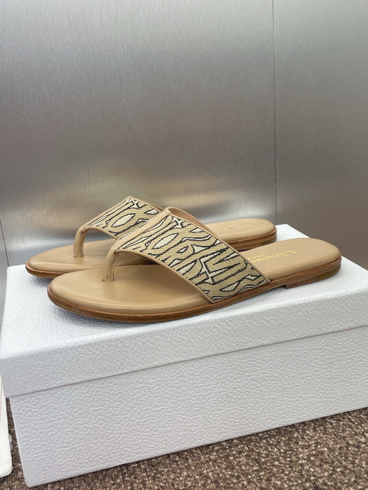 Miss Dior DWAY Slides