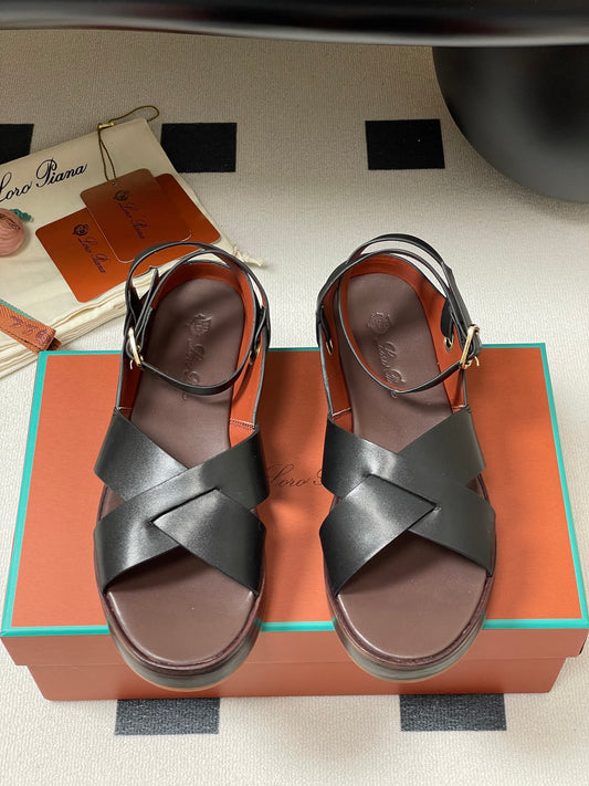 Loro Piana Effortless Elegance Sliders