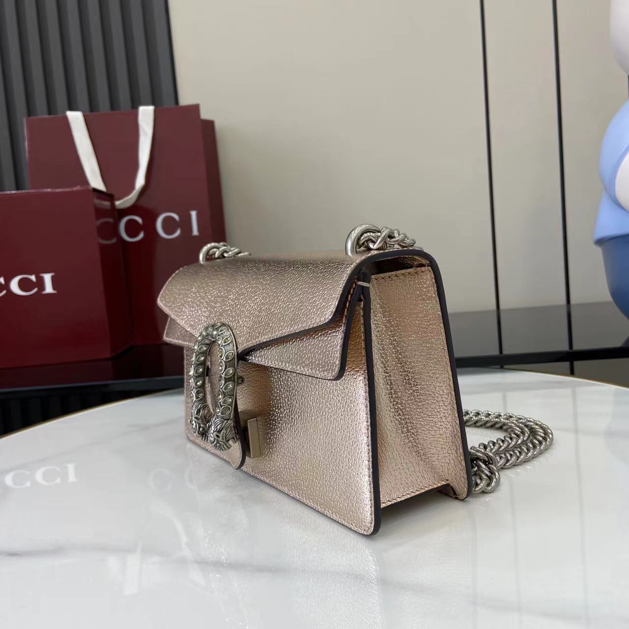 Gucci Dionysus Medium Shoulder Bag