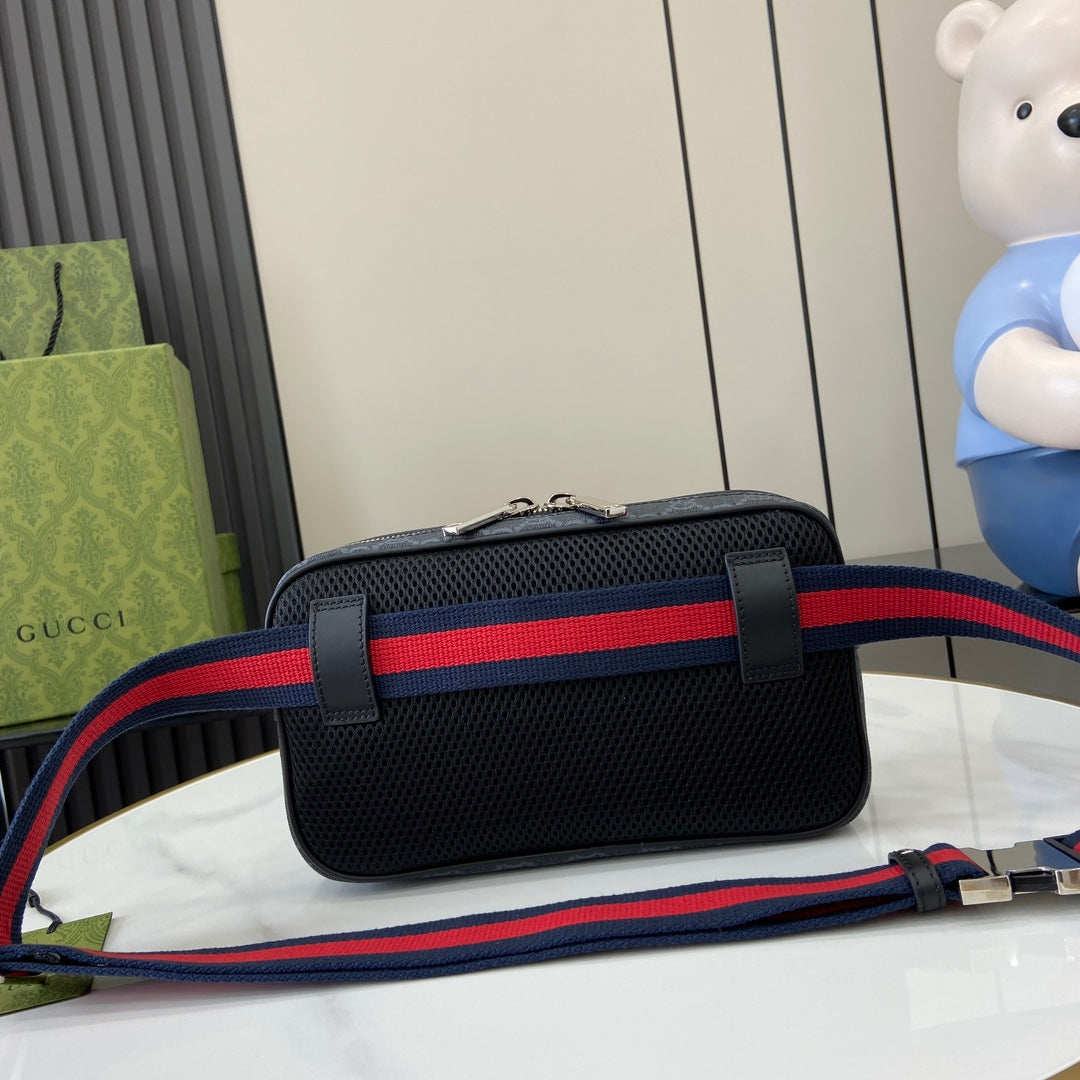 GG Black Medium Crossbody Bag