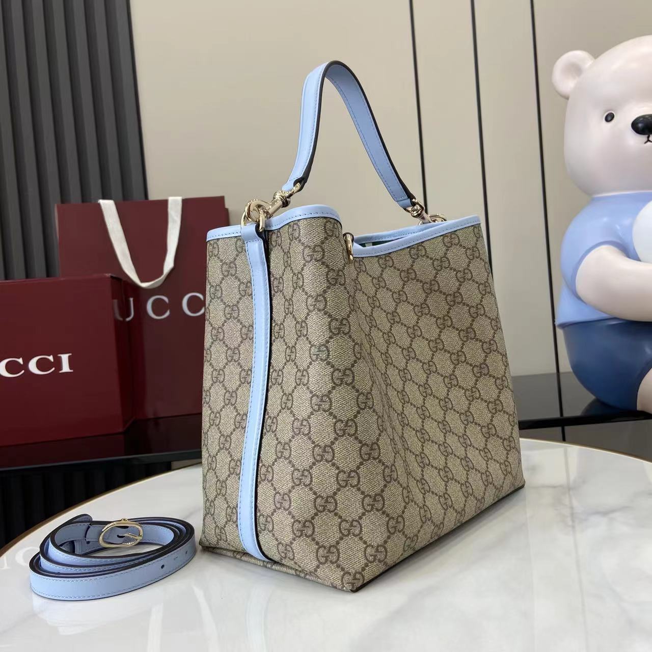 GG Emblem small Bucket Bag